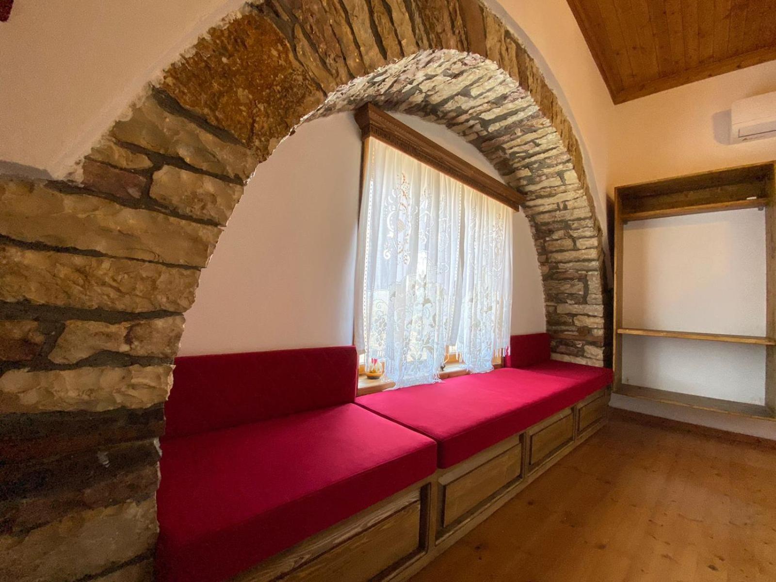 Doda Guest House Gjirokaster Exterior photo