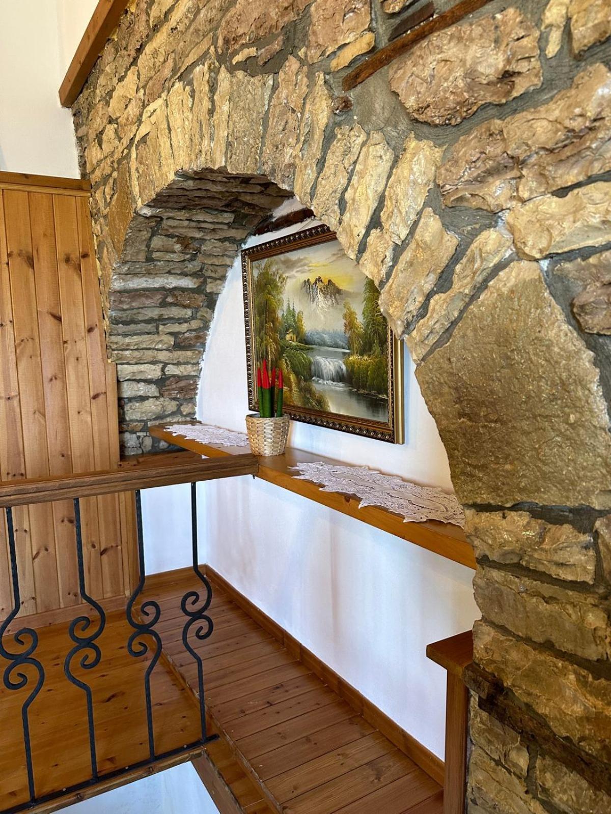 Doda Guest House Gjirokaster Exterior photo