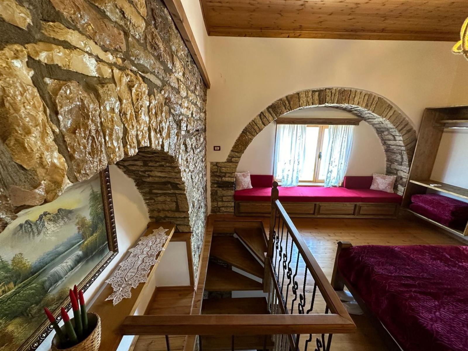 Doda Guest House Gjirokaster Exterior photo